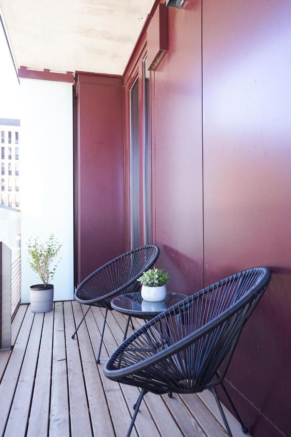 Exclusive 2-Bedroom Condo With Pool & Balcony เวียนนา ภายนอก รูปภาพ