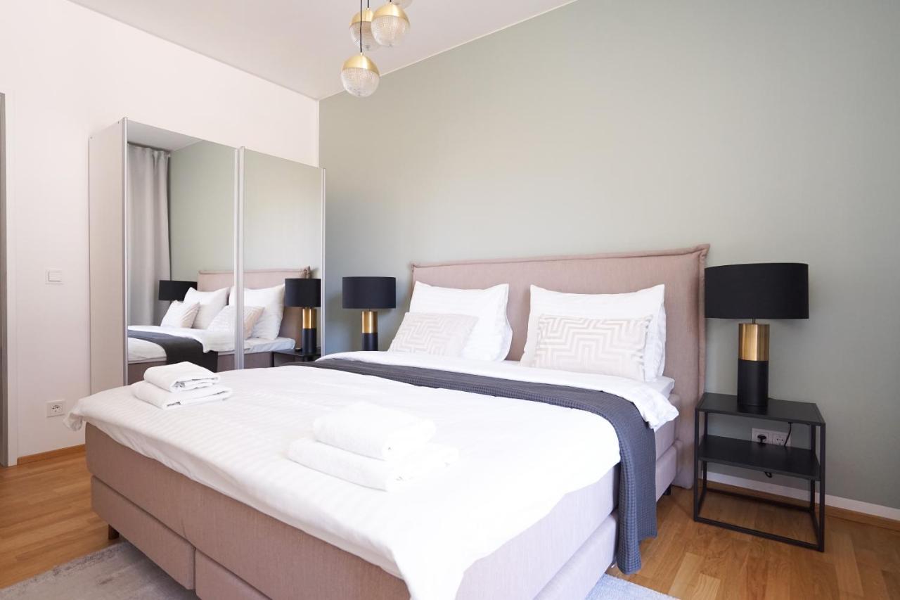 Exclusive 2-Bedroom Condo With Pool & Balcony เวียนนา ภายนอก รูปภาพ