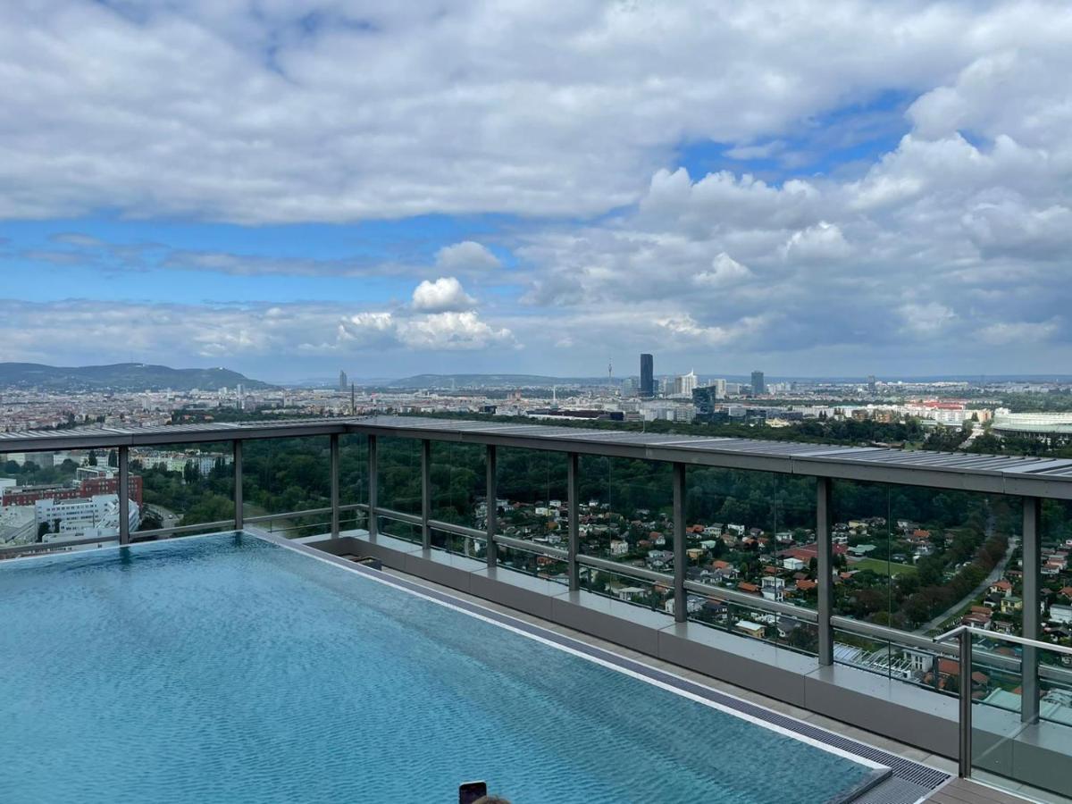 Exclusive 2-Bedroom Condo With Pool & Balcony เวียนนา ภายนอก รูปภาพ